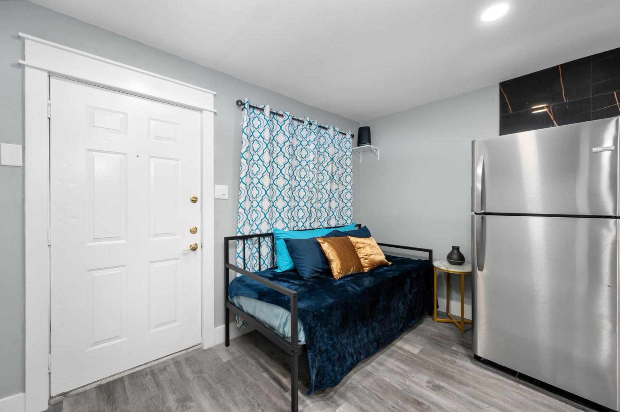 Апартаменты Warm Heights 2Br With Pool & Free Parking Хьюстон Экстерьер фото