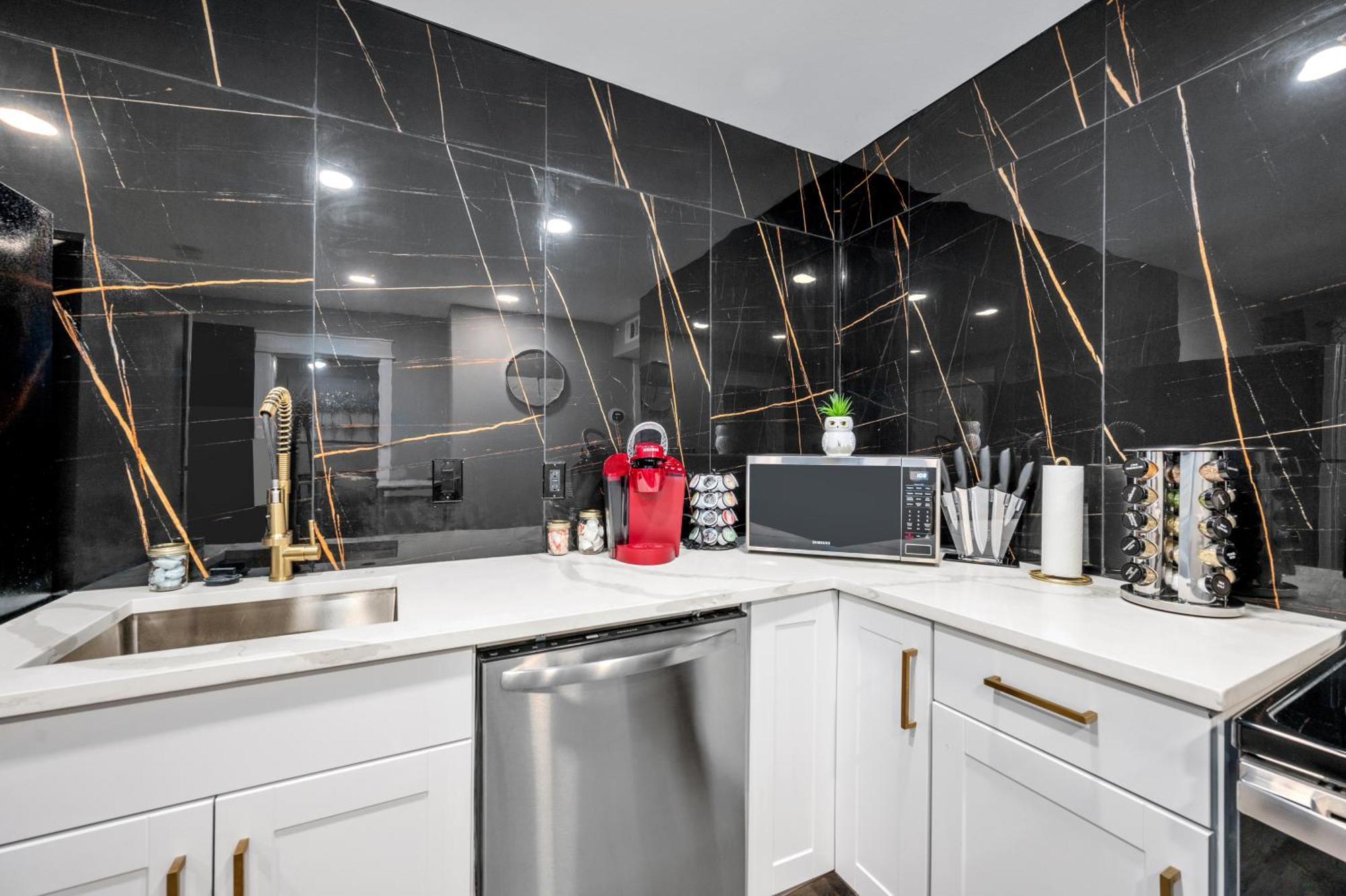 Апартаменты Warm Heights 2Br With Pool & Free Parking Хьюстон Экстерьер фото