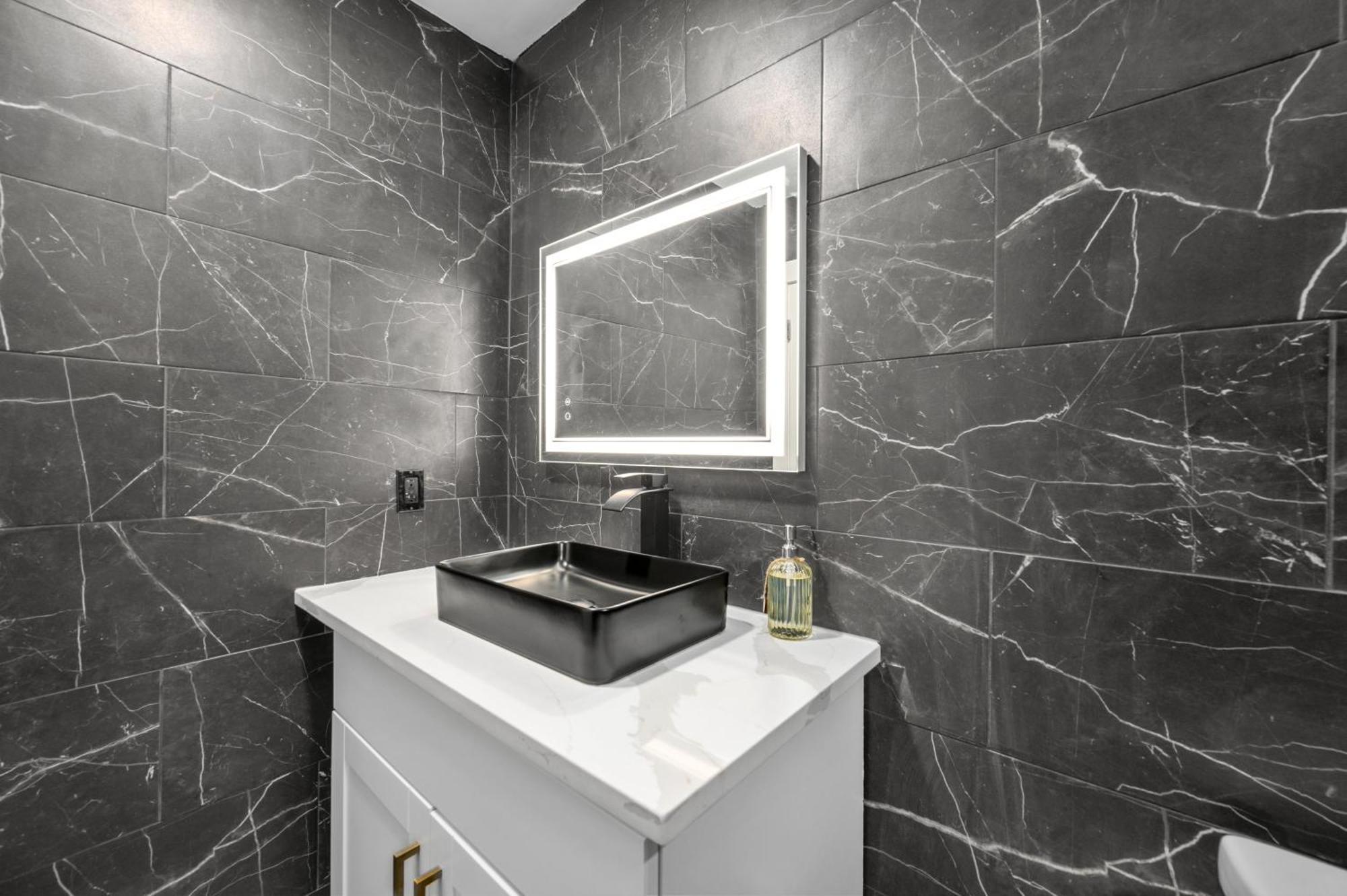 Апартаменты Warm Heights 2Br With Pool & Free Parking Хьюстон Экстерьер фото
